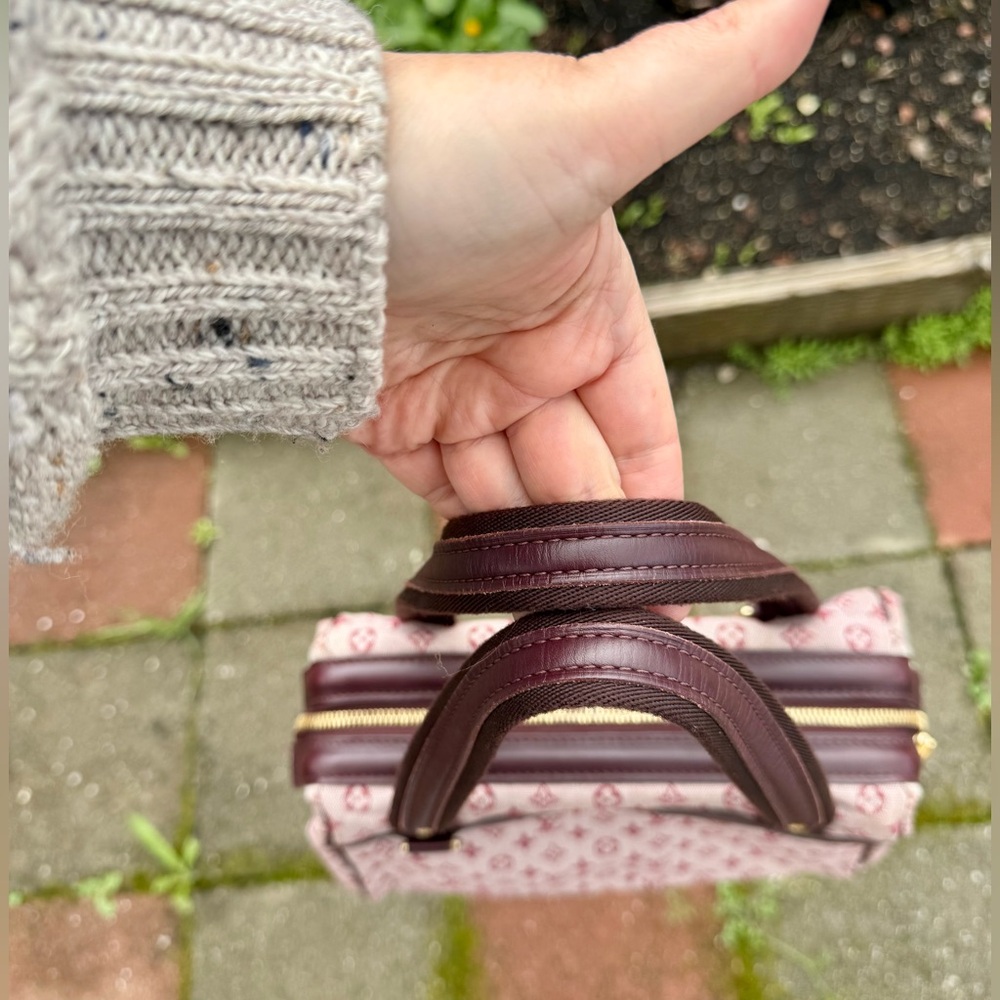 SOLD! Louis Vuitton Mini Lin Josephine Cherry bag. 🍒 - Picture 5 of 12